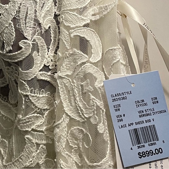 Wedding dress - Picture 8 of 8